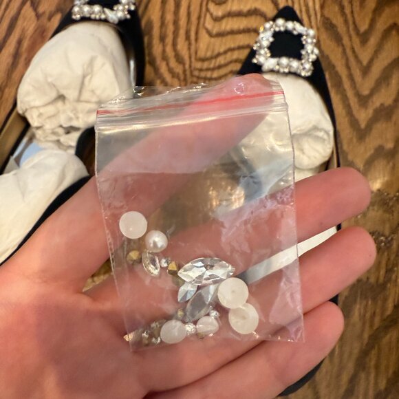 Badgley Mischka Womens Sz 1 Cher Crystal Buckle Pumps Black Satin Stilettos Glam - Picture 9 of 16